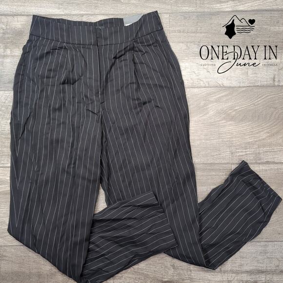 Express Stylist Tapered Leg Pinstripe Pants Size 2 - Picture 1 of 5